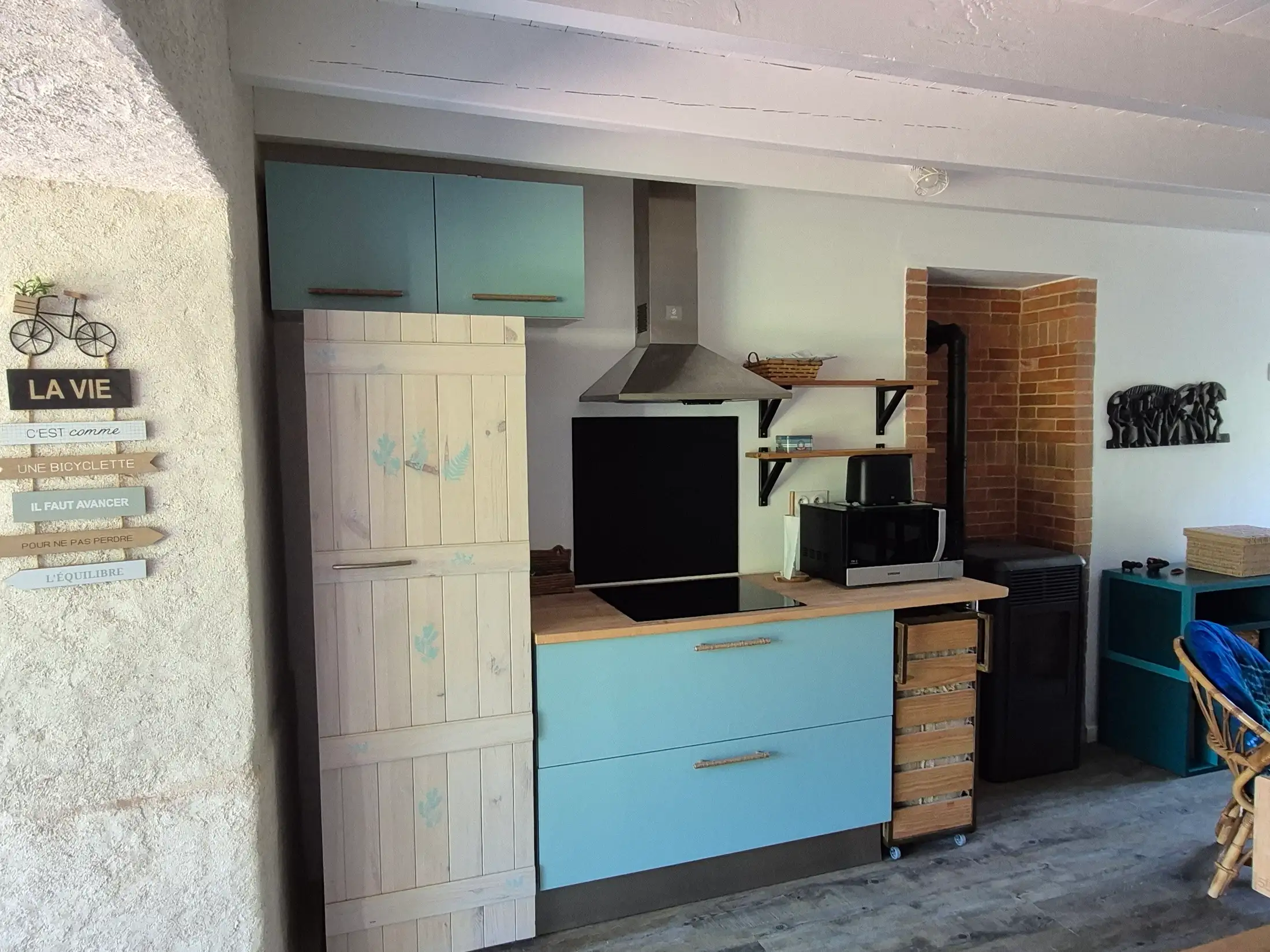 The gîte's equipped kitchen